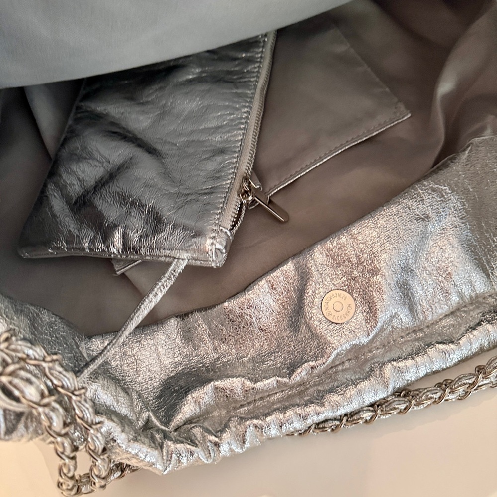 Elegant Silver Woven Shoulder Bag - Picture 7 of 9